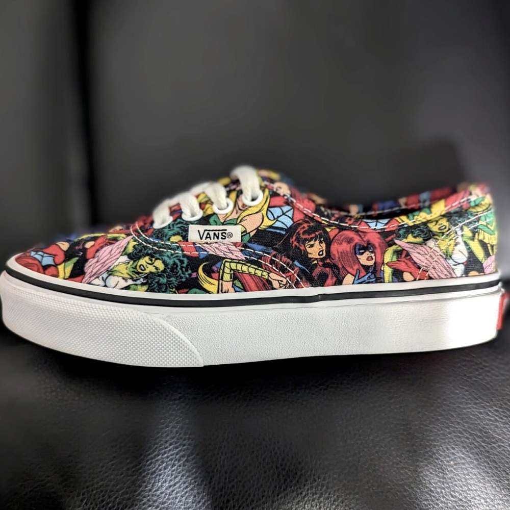Marvel X Vans Comic Size 2 Kids Skater Shoe Multi-Color NWOB